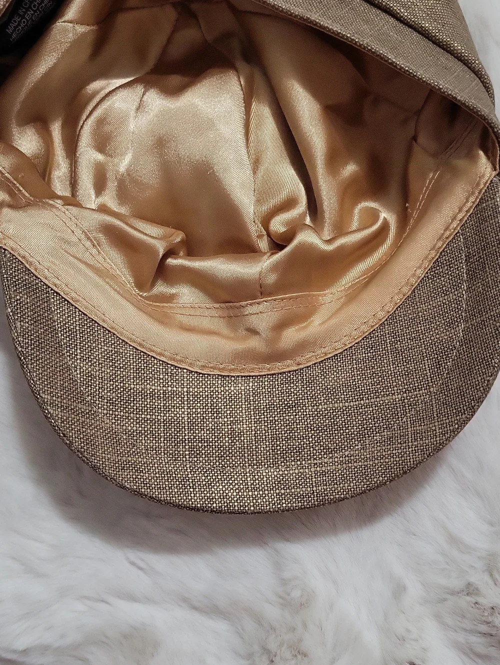 Bebe News Boy Metalic Gold Woven Fabric Hat With Gold Link Chain